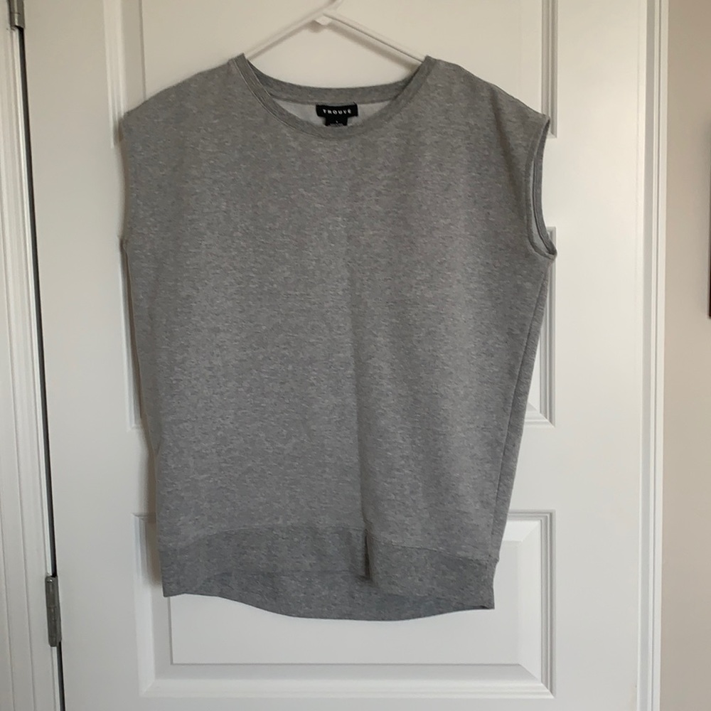 Trouve gray sleeveless sweatshirt
